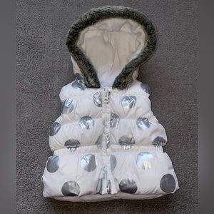 Old Navy baby girl puffer vest size 3-6 Months